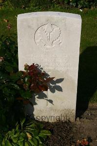 Dozinghem Military Cemetery - Schofield, George