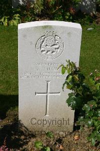 Dozinghem Military Cemetery - Shaw, A