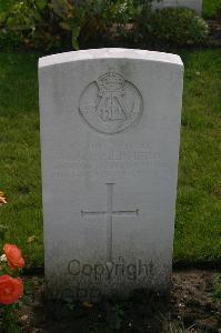 Dozinghem Military Cemetery - Shepherd-Cross, Cecil Herbert