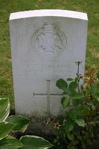Dozinghem Military Cemetery - Shilton, Louis Eugene