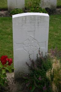 Dozinghem Military Cemetery - Shuttleworth, James William