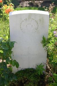 Dozinghem Military Cemetery - Silvers, R