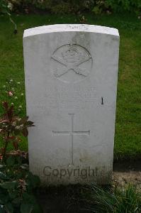 Dozinghem Military Cemetery - Silvester, A