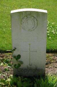Dozinghem Military Cemetery - Simpson, Wilfred