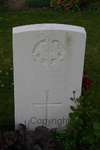 Dozinghem Military Cemetery - Skinner, Thomas Valentine