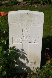 Dozinghem Military Cemetery - Skipper, Cornelius
