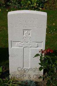 Dozinghem Military Cemetery - Slack, G