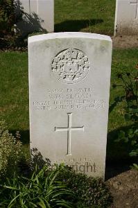 Dozinghem Military Cemetery - Sloan, William