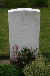 Dozinghem Military Cemetery - Smillie, George Sinclair