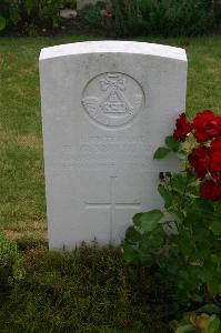 Dozinghem Military Cemetery - Smith, Douglas George