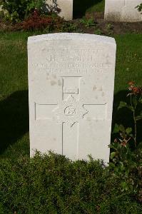 Dozinghem Military Cemetery - Smith, H E