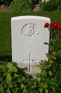 Dozinghem Military Cemetery - Smith, N