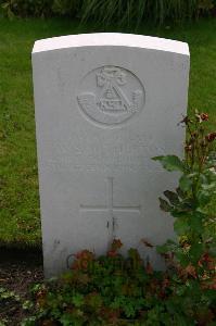 Dozinghem Military Cemetery - Southerton, W