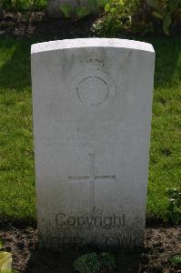 Dozinghem Military Cemetery - Southgate, A