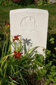 Dozinghem Military Cemetery - Southgate, W R