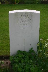 Dozinghem Military Cemetery - Speight, Horace