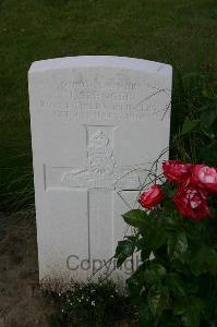 Dozinghem Military Cemetery - Spencer, J