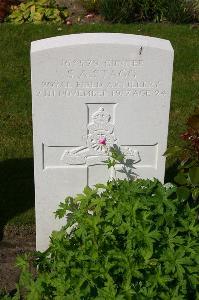 Dozinghem Military Cemetery - Stagg, Sydney Arthur