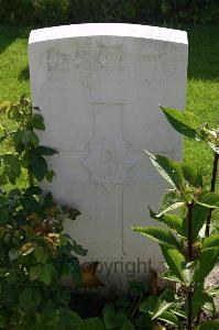 Dozinghem Military Cemetery - Steel, A