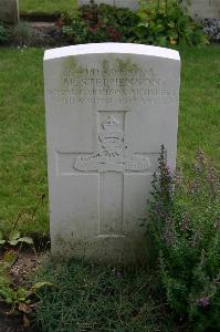 Dozinghem Military Cemetery - Stephenson, Matthew