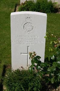 Dozinghem Military Cemetery - Stepto, A C