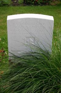 Dozinghem Military Cemetery - Steward, George William