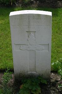 Dozinghem Military Cemetery - Stone, G