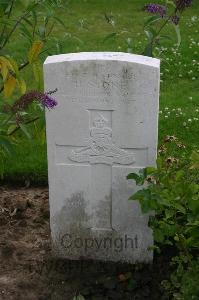 Dozinghem Military Cemetery - Stone, H