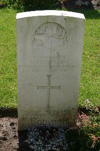 Dozinghem Military Cemetery - Stoodley, Lyman