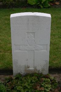 Dozinghem Military Cemetery - Storrar, Norman Selkirk