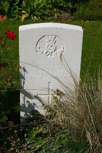 Dozinghem Military Cemetery - Stott, I