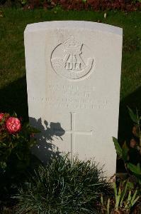 Dozinghem Military Cemetery - Stout, G