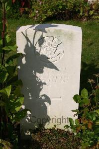 Dozinghem Military Cemetery - Sullivan, T