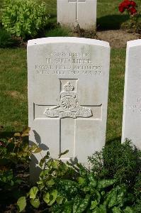 Dozinghem Military Cemetery - Sutcliffe, Herbert