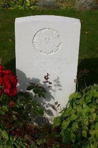 Dozinghem Military Cemetery - Swanston, J V F