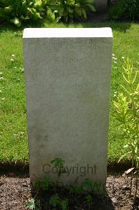 Dozinghem Military Cemetery - Tante, Theodor