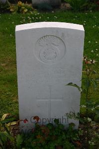 Dozinghem Military Cemetery - Taylor, C