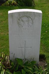 Dozinghem Military Cemetery - Taylor, Franklin Fairbanks