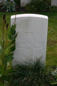 Dozinghem Military Cemetery - Taylor, George William
