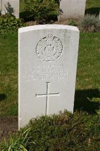 Dozinghem Military Cemetery - Telford, P B