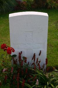 Dozinghem Military Cemetery - Templeman, W