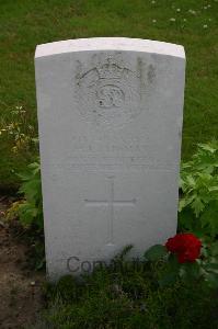 Dozinghem Military Cemetery - Thomas, Hamilton I.
