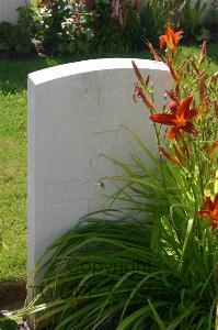 Dozinghem Military Cemetery - Thomas, Thomas
