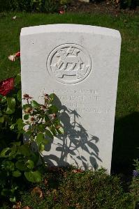 Dozinghem Military Cemetery - Thompsett, George