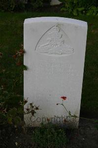 Dozinghem Military Cemetery - Thompson, Francis Clement
