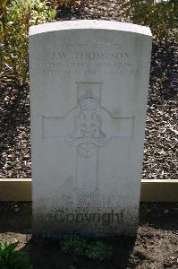 Dozinghem Military Cemetery - Thompson, John William