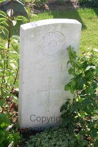 Dozinghem Military Cemetery - Thorne, B D