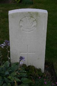 Dozinghem Military Cemetery - Thorne, W