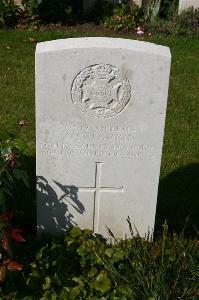 Dozinghem Military Cemetery - Tomkin, J S