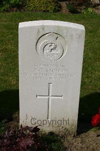 Dozinghem Military Cemetery - Tomlin, A C